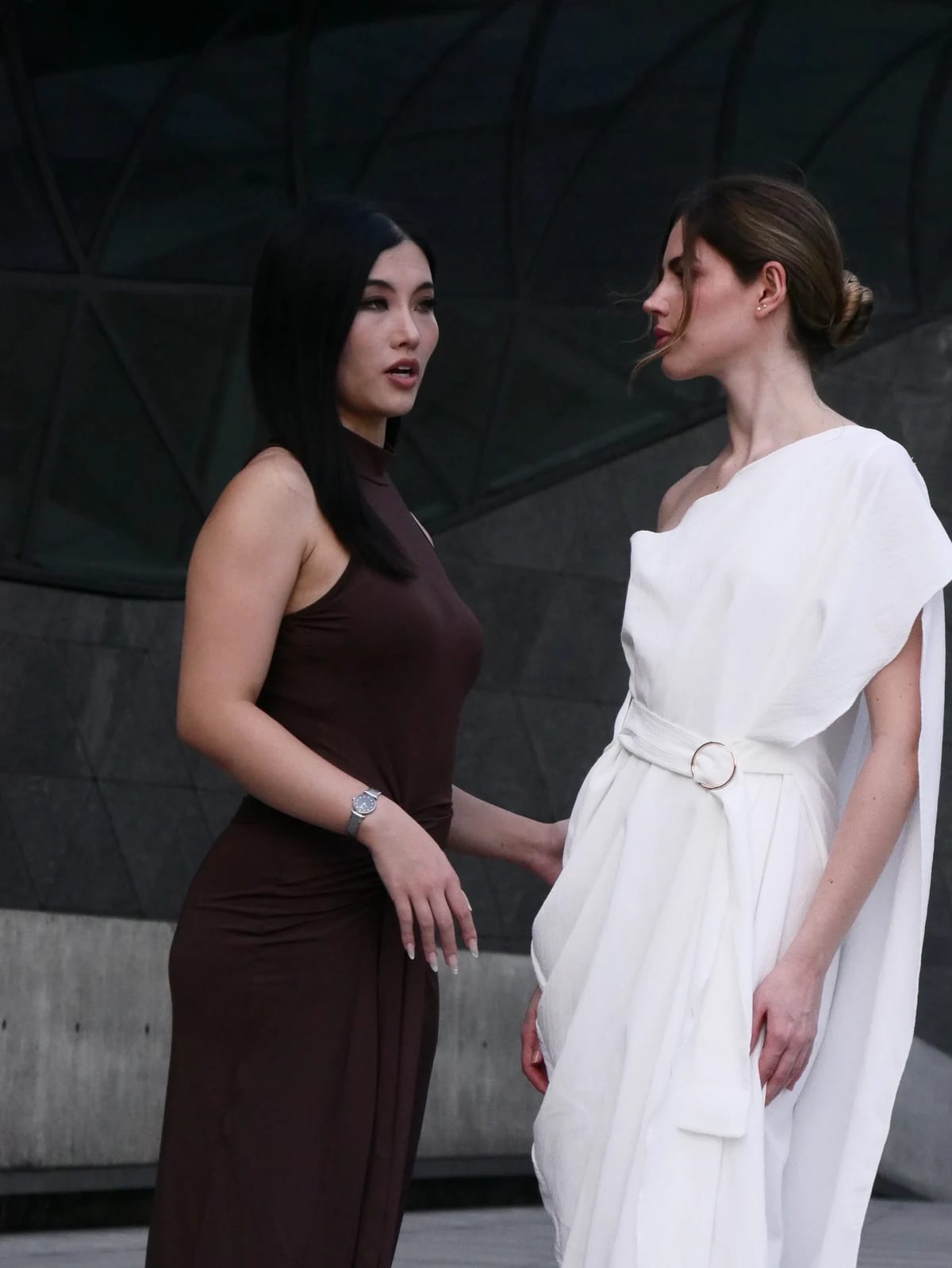 A conversation between Valentina and Elodie during the shoot.